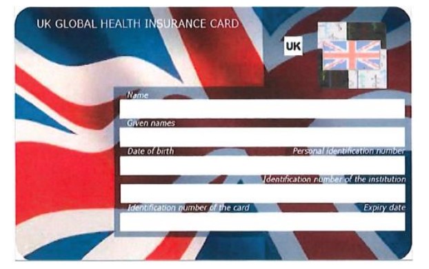 Bakgrunden på kortet är den brittiska flaggan. Kortet har en symbol för UK och innehåller personens namn, födelsedatum och identifieringsnummer (motsvarande personnummer).